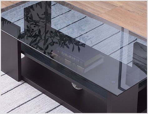 圧迫感を感じさせないガラス天板