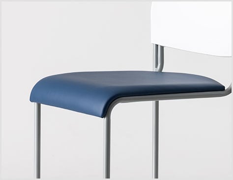 膝裏に角が当たらない座面形状