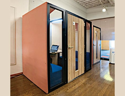 簡単設置で「小声で話せる」空間を