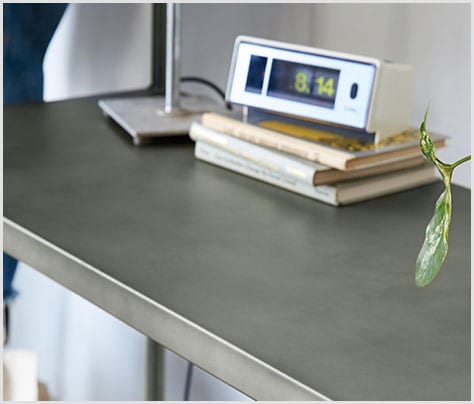 インダストリアルなフラットシェルフ