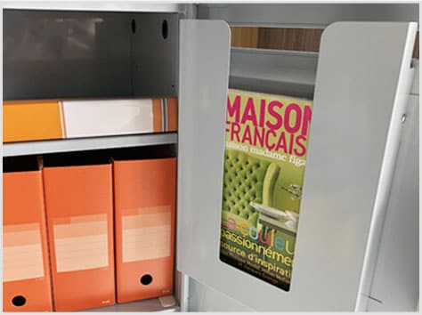 扉裏収納ボックス付き