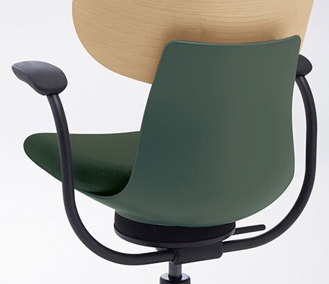 揺れを効果的にするグリップ肘