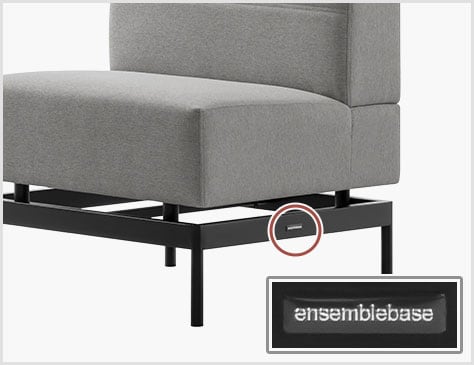 空間を引き締めるブランドロゴ