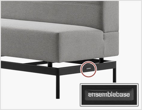 空間を引き締めるブランドロゴ