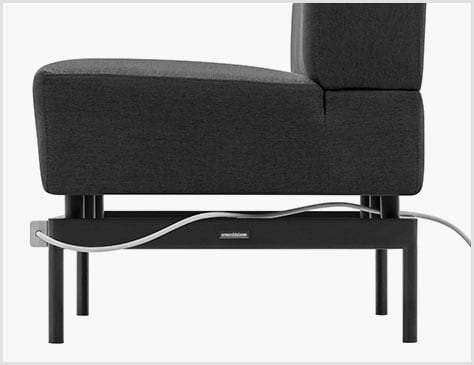 コードを通せる脚部デザイン