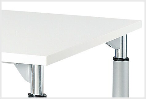 汚れやキズが付きにくい天板