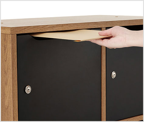 A4対応!取っ手にもなる書類投入口