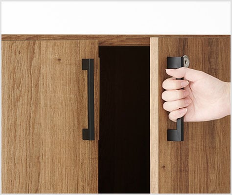 しっかり握れるコの字型取っ手