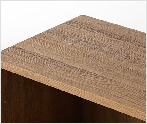 手触りまで本格的な木目調デザイン