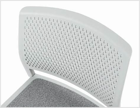 背中に馴染むパンチングシェル