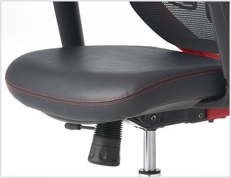 高弾力のモールドウレタン座面