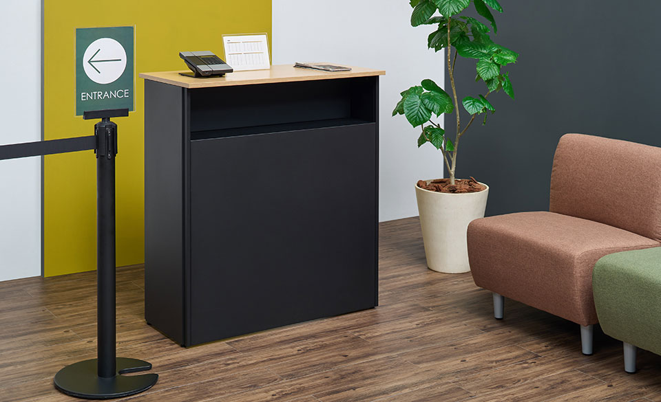 単体で無人受付用のカウンターとしても活躍