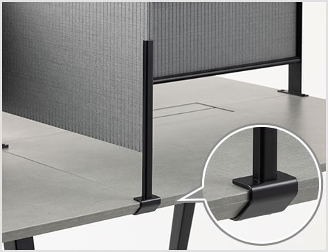 天板側面側の支柱は下から固定