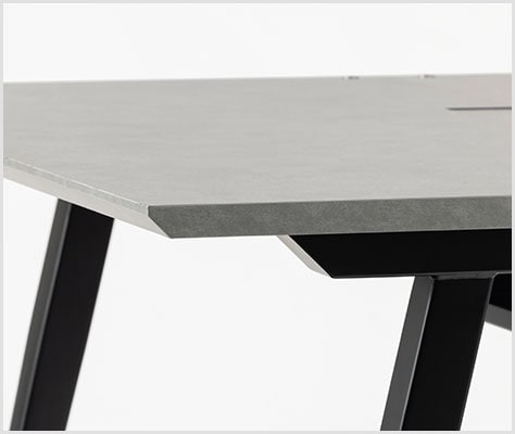 スマートな天板エッジデザイン