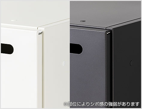 ホワイトとブラックの2色展開。マットな梨地仕様