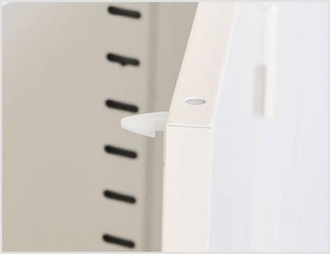 飛び出し防止のラッチ機構