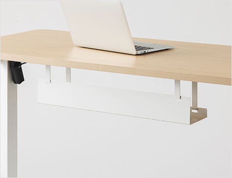 配線を隠して、デスク周りを美しく