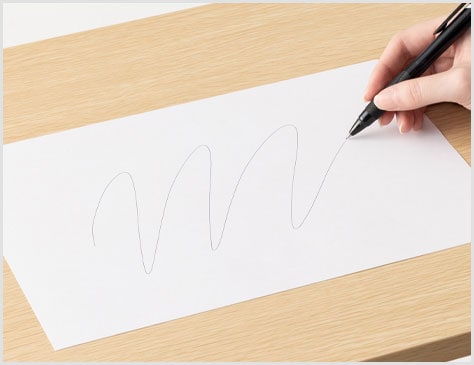 紙一枚でもスッと書けるメラミン化粧板