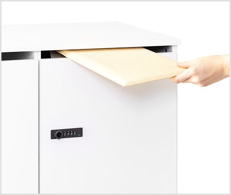 A3サイズも対応可能な投函口