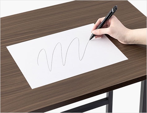 筆記に適した滑らかな天板