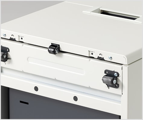 移動に便利なキャスター付き