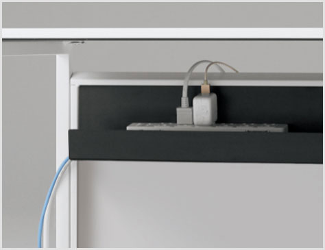 3K2AED フレーム脚(イエロー) 塗装天板 幅1400×奥行700×高さ720mm (オカムラ)の通販 | オフィスコム | ソリスト Soliste スタンダードタイプ(高さ720) 台形天板(右タイプ) 定番NEW