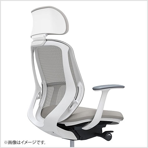 フィット性を高めた背フレーム