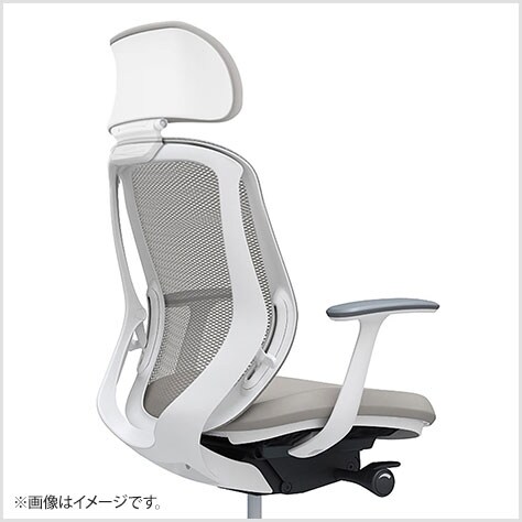 フィット性を高めた背フレーム