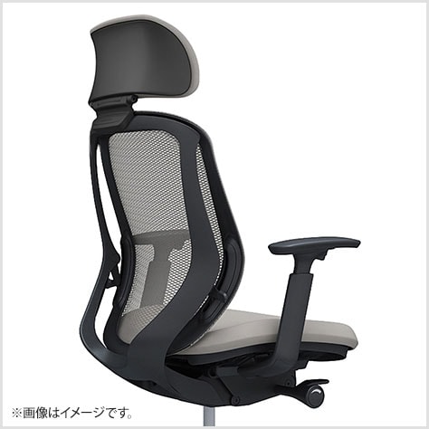 フィット性を高めた背フレーム
