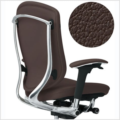 使うほどに味わいを増す牛革張り